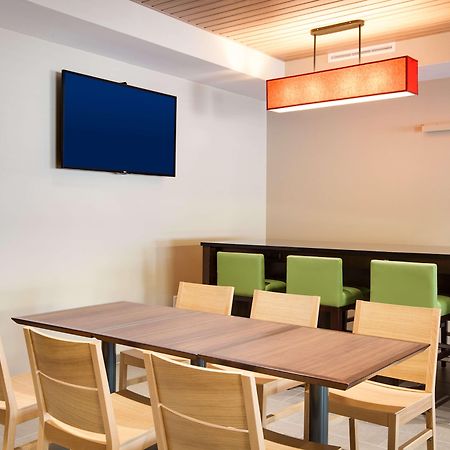 Country Inn & Suites By Radisson, Springfield Southeast Екстер'єр фото